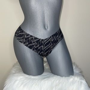 VICTORIAS SECRET NO-SHOW SEAMLESS THONG PANTY UNDERWEAR. NWT
